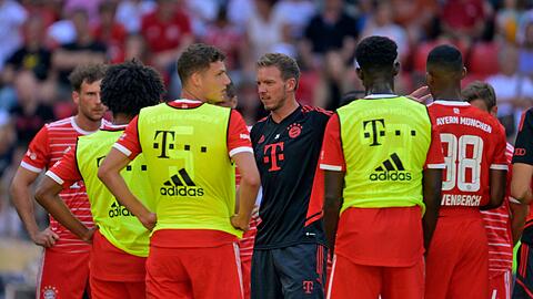 Wie stellt Bayern-Trainer Julian Nagelsmann seine Mannschaft nach dem Abgang von Torjäger Robert Lewandowski und mit den Neuzugängen auf?