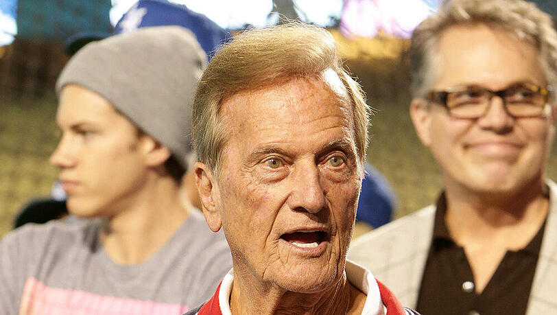 Pat Boone auf der Überraschungsparty zu Larry Kings 80. Geburtstag im November 2013 Pat Boone auf der Überraschungsparty zu Larry Kings 80. Geburtstag im November 2013