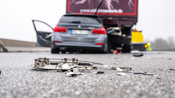 495 Menschen kamen im vergangenen Jahr auf Bayerns Straßen ums Leben. (Archivbild)