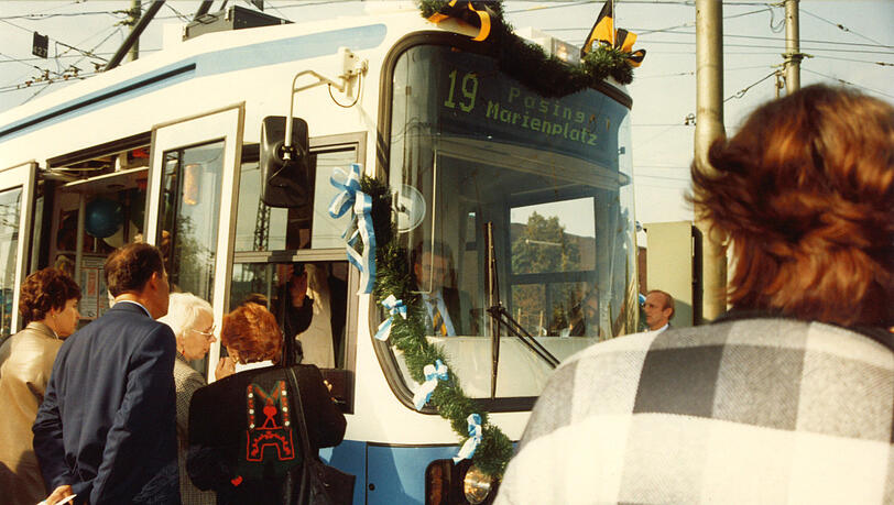 Andrang bei der Premierenfahrt 1994.