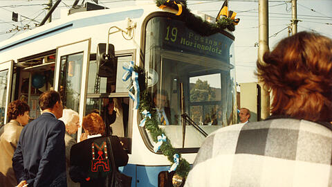 Andrang bei der Premierenfahrt 1994.