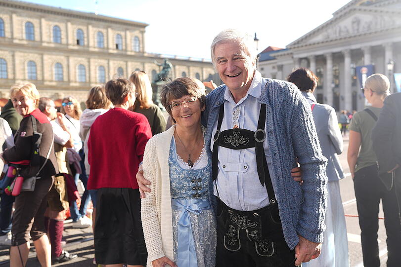 Anne-Marie (62) und Hubert (68) heuer zum ersten Mal live dabei. Anne-Marie (62) und Hubert (68) heuer zum ersten Mal live dabei.