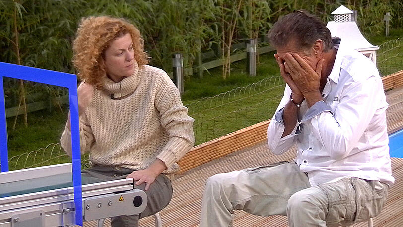 David Hasselhoff hat das "Promi Big Brother"-Haus nach vier Tagen verlassen. Seine besten Bilder aus dem Haus hier zum Durchklicken!