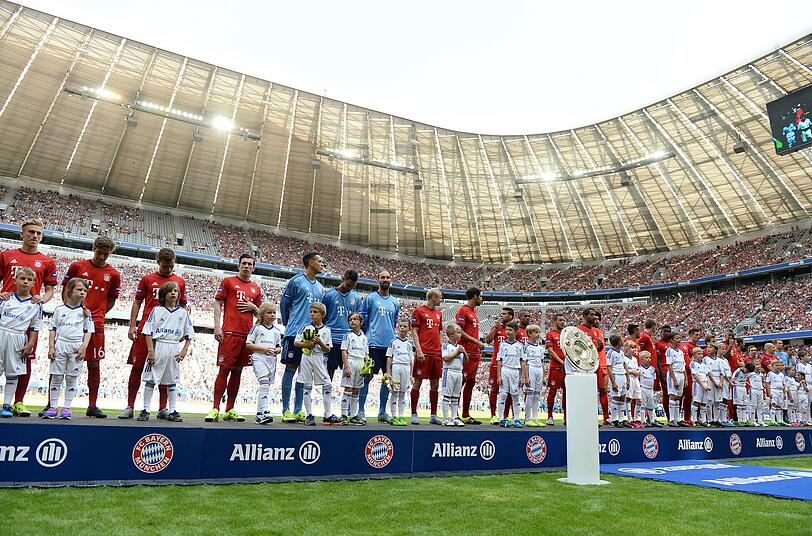 Die Bilder von der Teampresentation und dem anschließenden Showtraining des neuen FC Bayern-Kaders.
