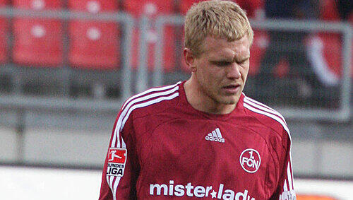Betröppelter Abwehrchef: Andy Wolf. Betröppelter Abwehrchef: Andy Wolf.