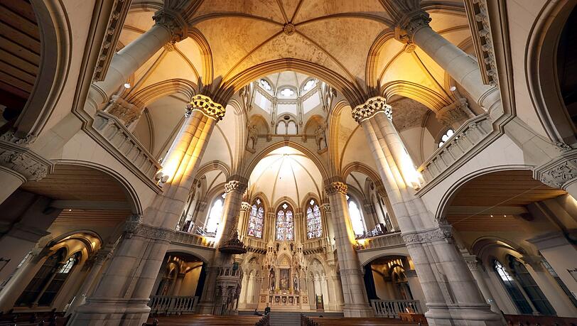 Der "Dom der Protestanten" am Mariannenplatz ist 1896 im Stil des Historismus erbaut worden, von Architekt Albert Schmidt. Der "Dom der Protestanten" am Mariannenplatz ist 1896 im Stil des Historismus erbaut worden, von Architekt Albert Schmidt.