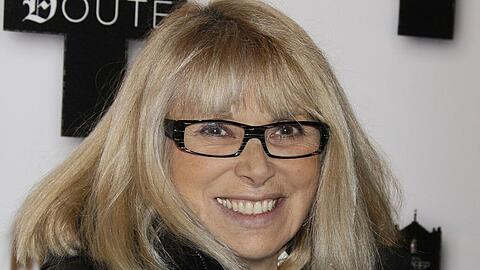 Trauer um Mireille Darc: Die französische Leinwandlegende ist im Alter von 79 Jahren in Paris verstorben.