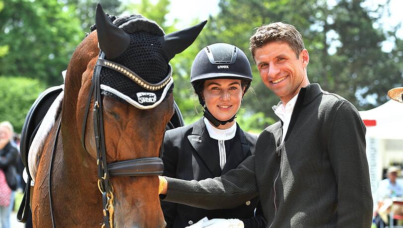 Thomas Müller und seine Frau Lisa. Thomas Müller und seine Frau Lisa.
