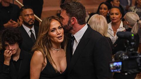 Jennifer Lopez und Ben Affleck auf einer Veranstaltung.
