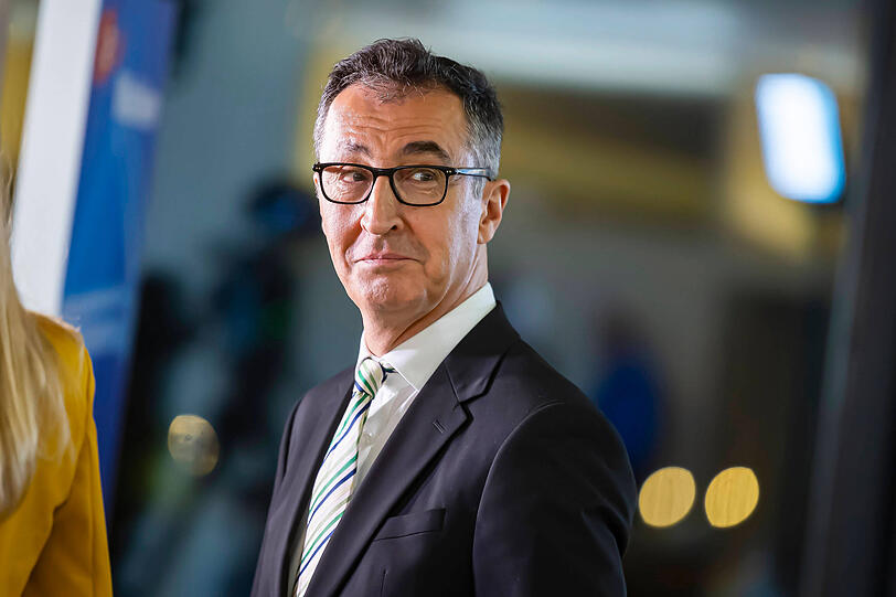 Cem &Ouml;zdemir feiert Sieg in Baden-W&uuml;rttemberg &ndash; f&uuml;r die bayerischen Gr&uuml;nen ein Hoffnungssignal, dass &auml;hnliche Erfolge auch im Freistaat m&ouml;glich sind.