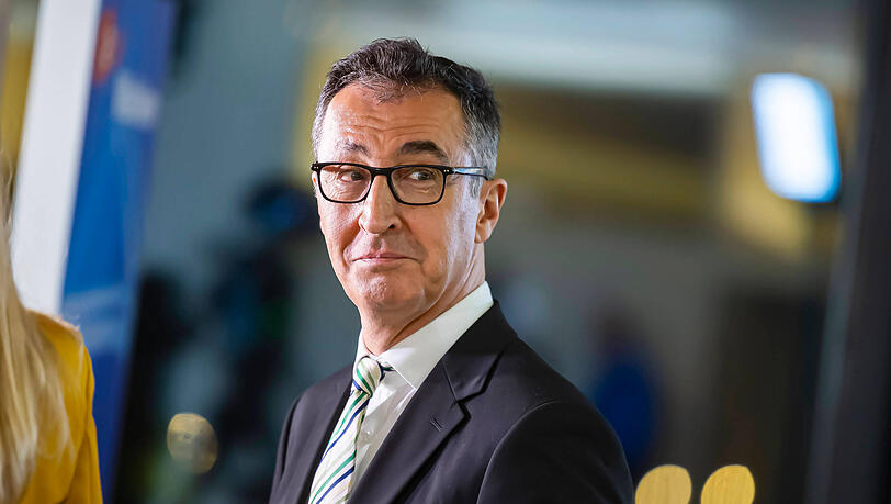 Cem &Ouml;zdemir feiert Sieg in Baden-W&uuml;rttemberg &ndash; f&uuml;r die bayerischen Gr&uuml;nen ein Hoffnungssignal, dass &auml;hnliche Erfolge auch im Freistaat m&ouml;glich sind.