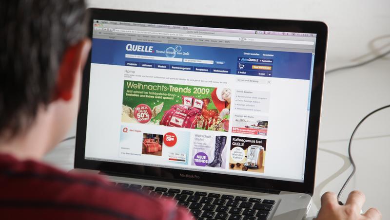 Quelle geht zum Ausverkauf von einem Ansturm auf seine Internetseite aus. Quelle geht zum Ausverkauf von einem Ansturm auf seine Internetseite aus.