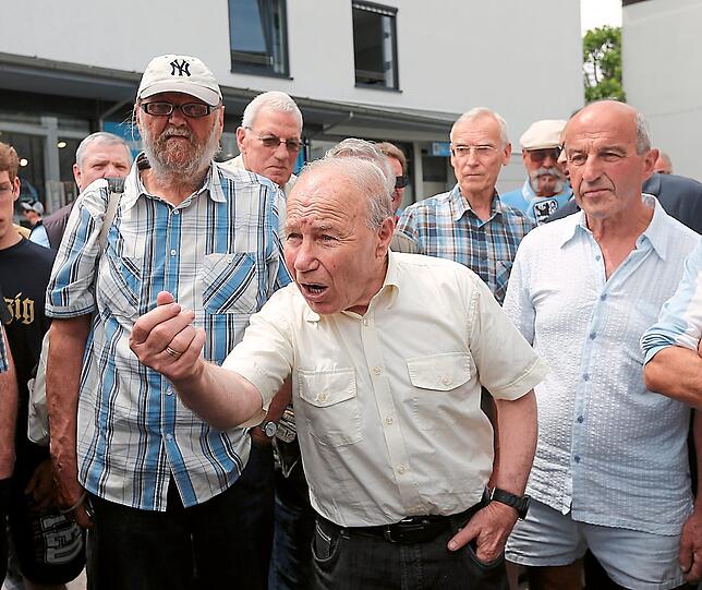 Die Bilder vom Protestmarsch gegen Gerhard Poschner.