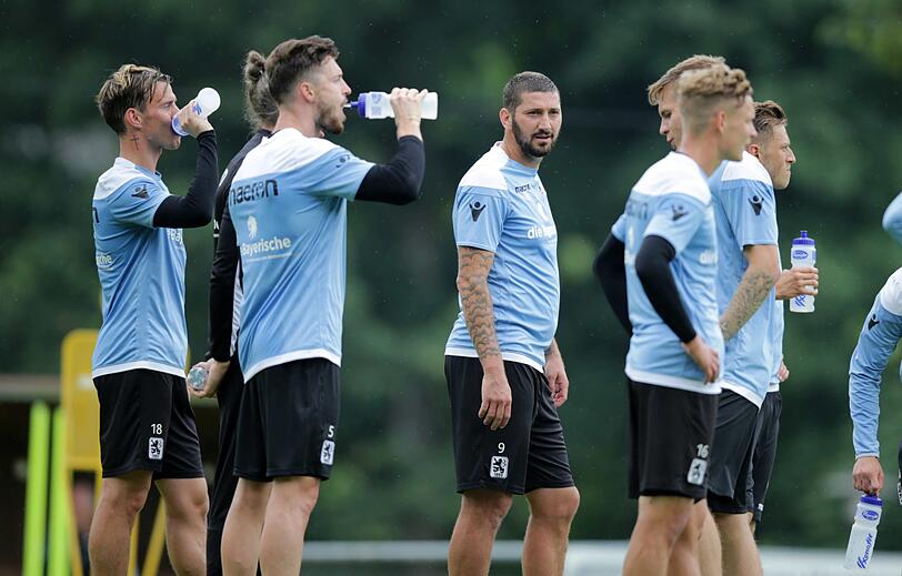 Die Löwen bei ihrer ersten Einheit im Trainingslager in Bodenmais. Die Bilder.