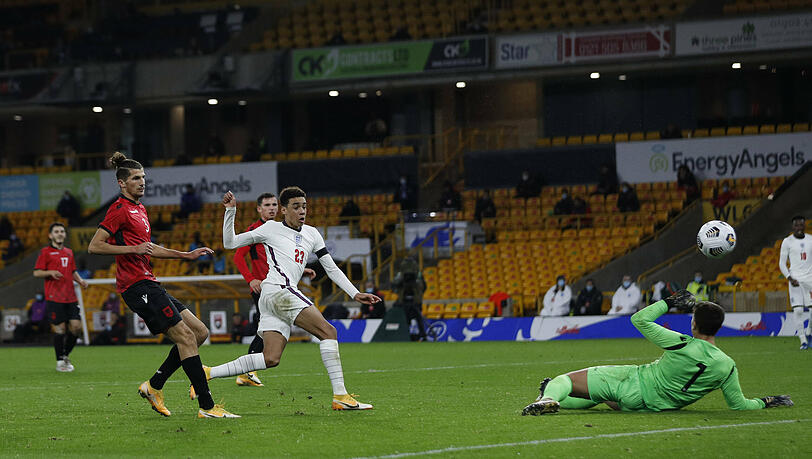 Jamal Musiala erzielte gegen Albanien sein erstes Tor für die englische U21. Jamal Musiala erzielte gegen Albanien sein erstes Tor für die englische U21.