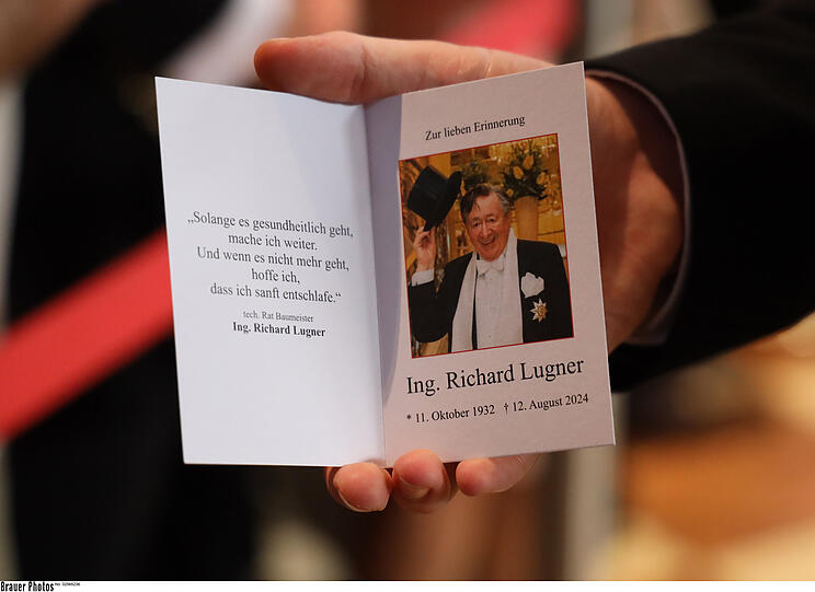 Trauerkarte der Verabschiedung von Richard Lugner im Wiener Stephansdom.