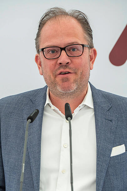 Lieber sollte der Kindergarten kostenlos bleiben und daf&uuml;r die st&auml;dtischen Schulen verstaatlicht werden, findet CSU-Chef Manuel Pretzl.