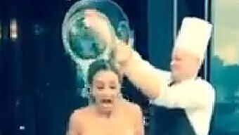 Verona Pooth: Der heiße Auftritt bei der Ice Bucket Challenge... Verona Pooth: Der heiße Auftritt bei der Ice Bucket Challenge...