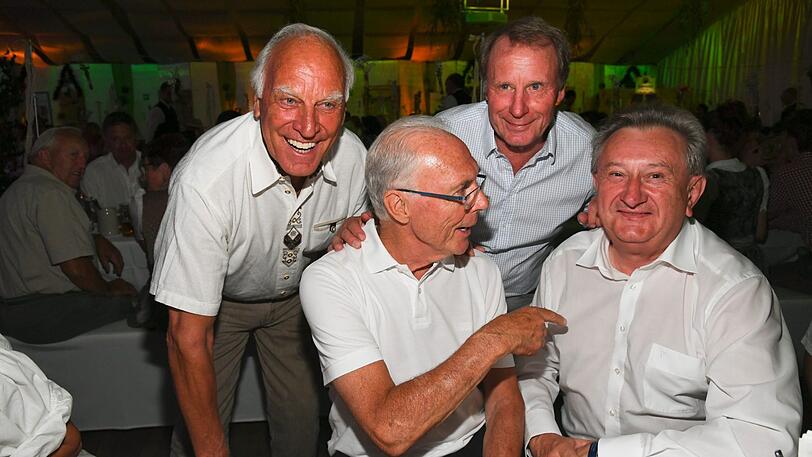 Franz Roth mit Franz Beckenbauer, Berti Vogts und Franz Meyer (Landrat von Passau)