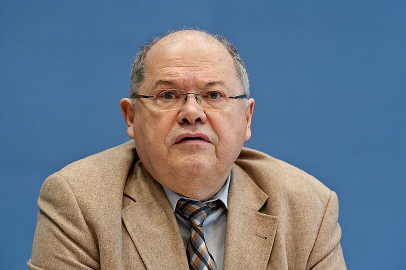 Der Grünen-Bundestagsabgeordnete Jerzy Montag und der CSU-Parlamentarier Hans-Peter Uhl sollen im Visier der Nazis gewesen sein.