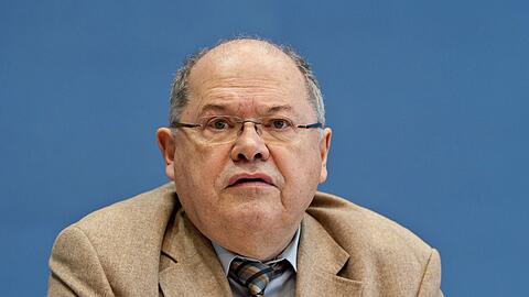Der Grünen-Bundestagsabgeordnete Jerzy Montag und der CSU-Parlamentarier Hans-Peter Uhl sollen im Visier der Nazis gewesen sein.