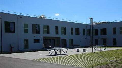 Diese Unterkunft hat 2022 an der Tischlerstraße am westlichen Stadtrand eröffnet.