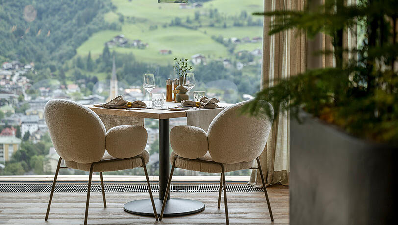 Zutaten vom Salzburger Land und über die Grenzen hinaus sowie saisonale Küche spiegeln die Vielfalt des Alpenraums wider. Zutaten vom Salzburger Land und über die Grenzen hinaus sowie saisonale Küche spiegeln die Vielfalt des Alpenraums wider.