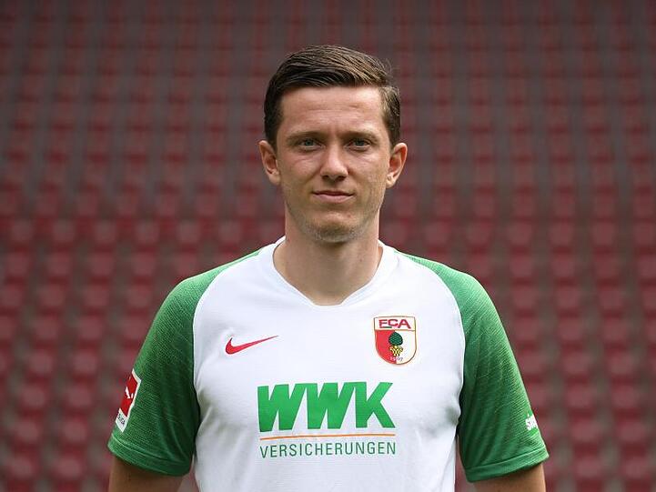 Michael Gregoritsch, Spieler vom FC Augsburg, bei einem offiziellen Fototermin. Foto: Karl-Josef Hildenbrand/dpa