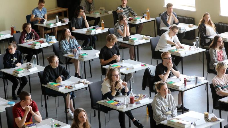 Mehr Klausuren bis zum Start des Fachabiturs als im "normalen" Gymnasium beklagen die Fachoberschüler unter anderem.