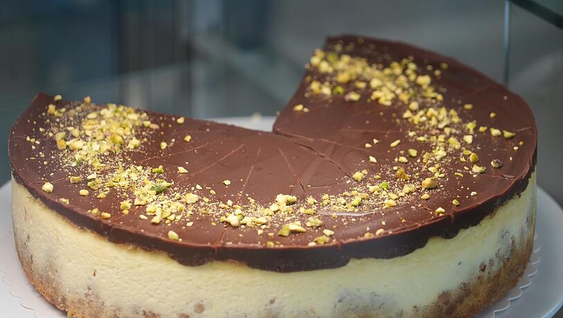 Der Dubai-Chocolate-Cheesecake. Der Dubai-Chocolate-Cheesecake.