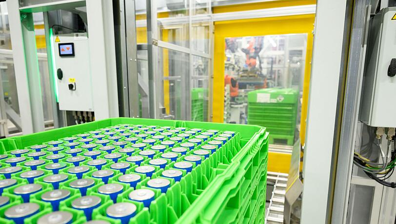 Im neuen BMW-Batteriewerk sollen pro Tag mehrere hundert Hochvoltspeicher entstehen. Jeder von ihnen hat fast 1.000 Zellen.