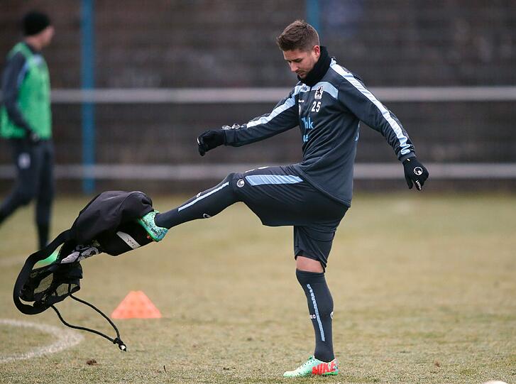 Markus Steinhöfer ist gesetzt bei den Löwen. Nur wo er spielen wird, ist offen. Und je nachdem, wo Funkel ihn aufstellt, müssen andere um ihren Platz bangen.