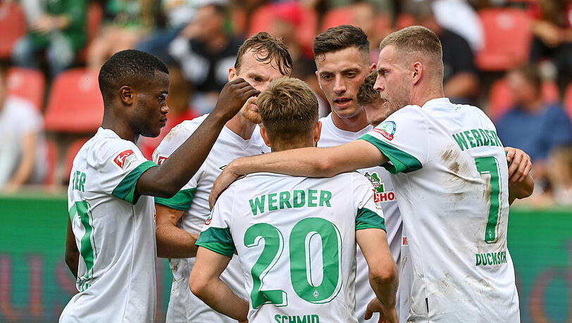 Bremer Jubel nach dem Treffer zum zwischenzeitlichen 2:0 beim FC Ingolstadt.