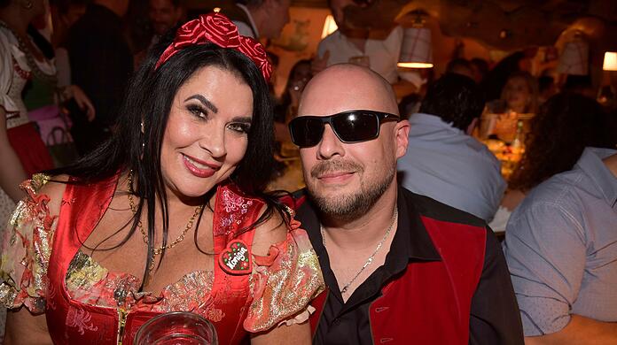 Iris Klein teilt ein neues Foto mit Mr. T. Damit schafft sie die Trennungsgerüchte aus dem Weg