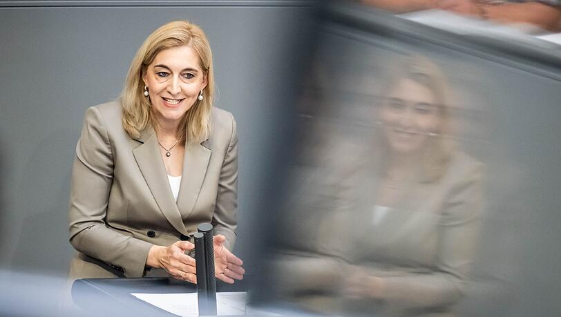 Gesundheitsministerin Warken warb um Zustimmung für die Reform. Gesundheitsministerin Warken warb um Zustimmung für die Reform.