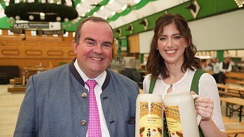 Clemens Baumgärtner und Claudia Pichler freuen sich um die Wette auf die Wiesn.