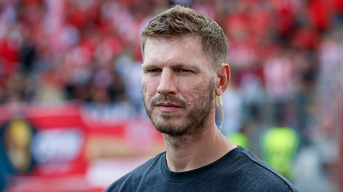 Findet auch keine Erklärung, warum die Löwen weiter eine Achterbahnfahrt hinlegen: Bielefeld-Legende und Magenta-Experte Fabian Klos.