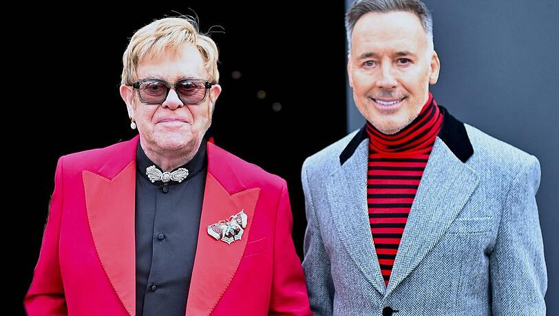 Elton John und David Furnish 2026 in Paris.