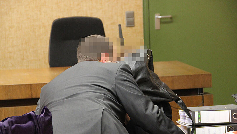 Wollen nicht erkannt werden: Peter und Susan F. vor Gericht. Wollen nicht erkannt werden: Peter und Susan F. vor Gericht.