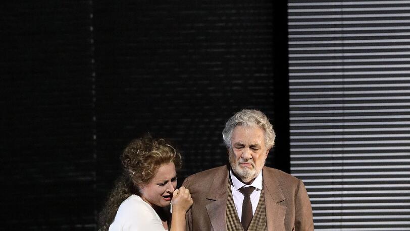 Diana Damrau und Placido Domingo in "La traviata". Diana Damrau und Placido Domingo in "La traviata".