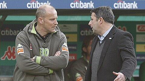 Krisen-Gipfel: Werder-Trainer Thomas Schaaf (l.) mit Sportchef Klaus Allofs.