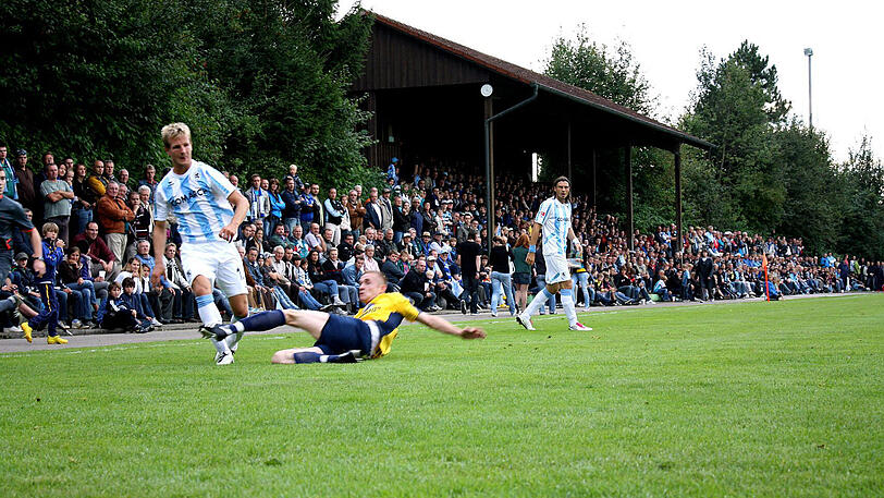 2010 waren die Löwen schon einmal zu einem Freundschaftsspiel in Pipinsried zu Gast. 2018 geht es für beide Teams um deutlich mehr.