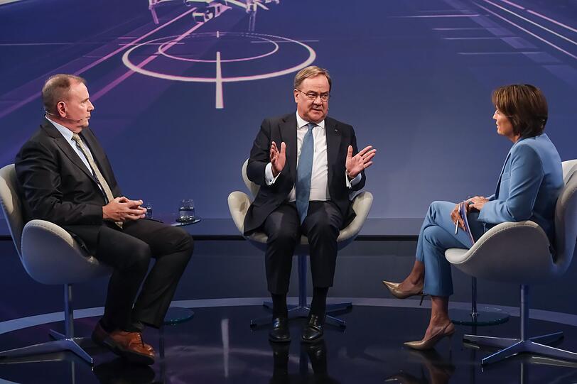 Sandra Maischberger sprach mit Ben Hodges (links) und Armin Laschet über den Drohnenvorfall. Sandra Maischberger sprach mit Ben Hodges (links) und Armin Laschet über den Drohnenvorfall.