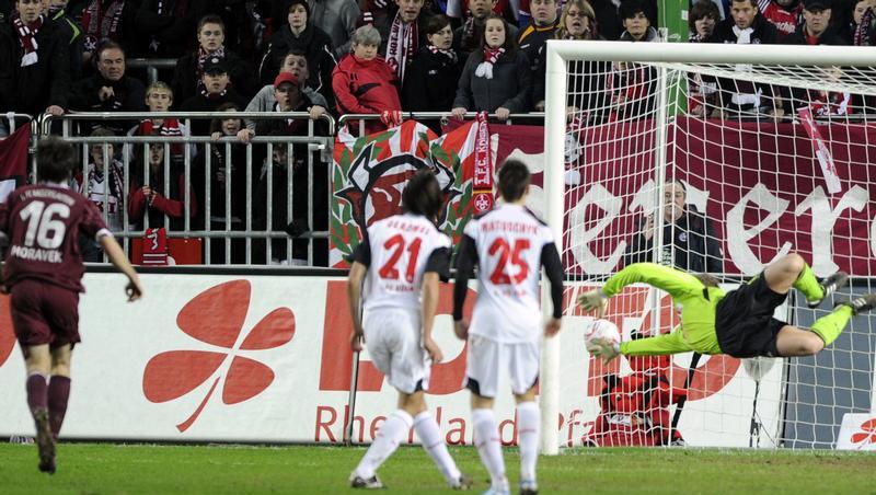 Michael Rensing im Einsatz für den 1. FC Köln. Michael Rensing im Einsatz für den 1. FC Köln.