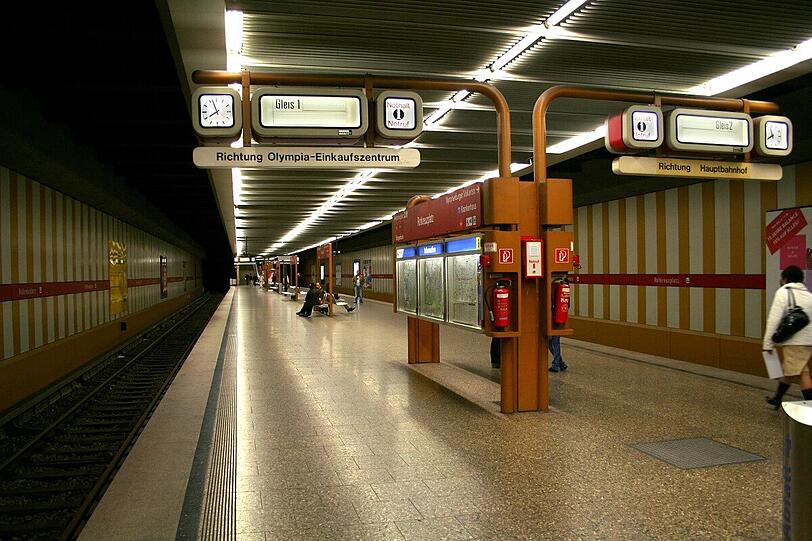Der U-Bahnhof am Rotkreuzplatz: Hier fiel der blinde Münchner zwischen zwei Waggons eines Zugs der Linie U1.