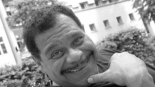 Herzinfarkt mit 64: Schauspieler Günther Kaufmann ist tot. Herzinfarkt mit 64: Schauspieler Günther Kaufmann ist tot.