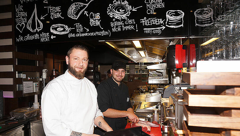 Küchenchef Dominik Connerth und Steakmeister Franz Endress. Küchenchef Dominik Connerth und Steakmeister Franz Endress.