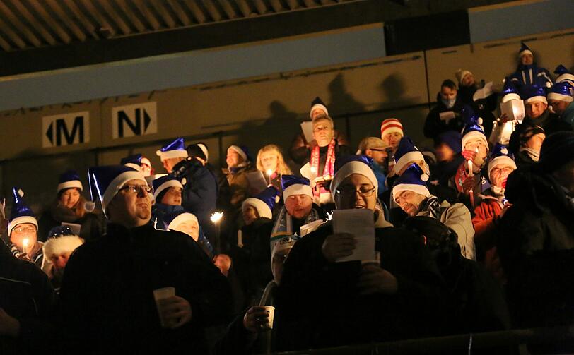 Adventssingen des TSV 1860 München im Grünwalder Stadion