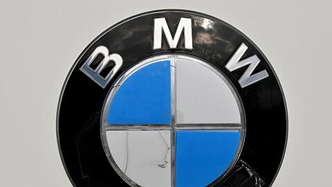 Die BMW-Logo vor der Konzernzentrale in der bayerischen Landeshauptstadt.