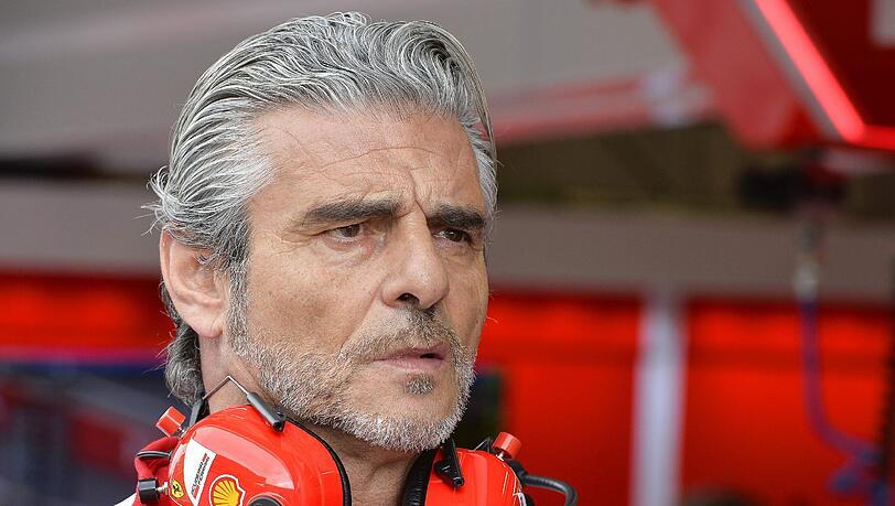 Nach seinem Schumacher-Vettel-Vergleich spricht Ferrari-Boss Maurizio Arrivabene davon, dass beide "großartige Champions" seien. Nach seinem Schumacher-Vettel-Vergleich spricht Ferrari-Boss Maurizio Arrivabene davon, dass beide "großartige Champions" seien.